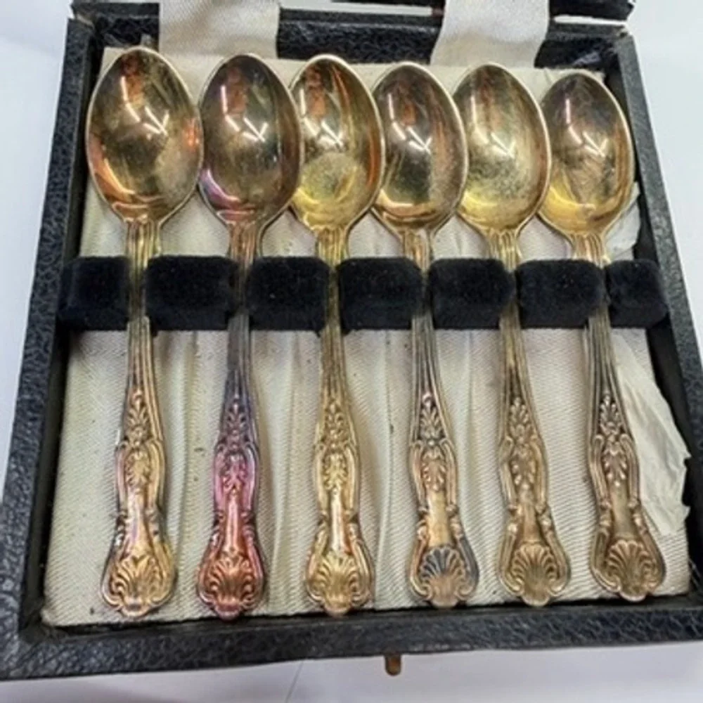 Holt Renfrew Sheffield‎ England Vintage Silver Plate Spoons Set of 6 with Case